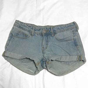 💎 low-rise denim shorts